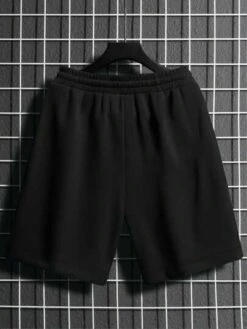 Manfinity LEGND Men Slogan Graphic Drawstring Waist Shorts