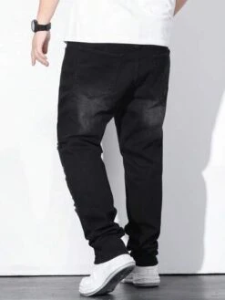 Manfinity LEGND Men Cotton Ripped Frayed Cat Scratch Straight Leg Jeans -Man Plus Fashion 168368163016382f05120cc729c6aa5db7ca9410de thumbnail 405x552