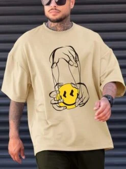 Manfinity Hypemode Men Cartoon Graphic Drop Shoulder Tee -Man Plus Fashion 1683698306b3a9d8455d93f30c847a0ec9d8aa10d0 thumbnail 405x552