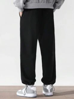 Manfinity Hypemode Men Letter Graphic Drawstring Hem Sweatpants