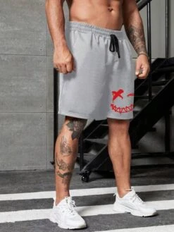 Manfinity LEGND Men Expression Print Drawstring Waist Shorts -Man Plus Fashion 1683859285162045ab34abd25a4050fae82a181acf thumbnail 405x552