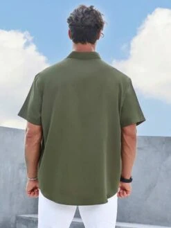 Manfinity Homme Men Solid Button Up Pocket Patched Shirt