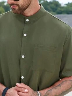 Manfinity Homme Men Solid Button Up Pocket Patched Shirt -Man Plus Fashion 168396066934dbb995c3b0877a60dc312830017f3f thumbnail 405x552