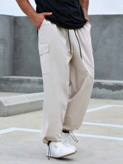 Manfinity EMRG Men Flap Pocket Side Drawstring Waist Cargo Pants -Man Plus Fashion 1683980957d29e26c5daa73efbc59d777fe8ed125c thumbnail 405x552