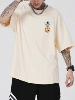 Manfinity EMRG Men Slogan & Astronaut Print Drop Shoulder Tee