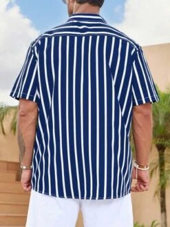 Manfinity Homme Men Vertical Striped Shirt