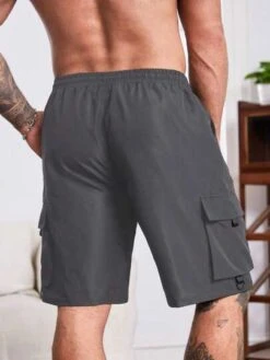 Manfinity LEGND Men Plus Flap Pocket Side Drawstring Waist Cargo Shorts