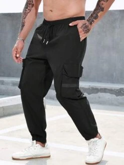 Manfinity LEGND Men Plus Flap Pocket Side Cargo Pants -Man Plus Fashion 168532553638aed5a5847458728d790b09da4ffeff thumbnail 405x552