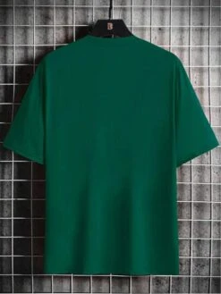 Manfinity Hypemode Men Plus Figure & Letter Graphic Tee