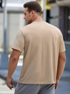 Manfinity Homme Men Letter Embossed Tee