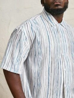 SHEIN Manfinity Hypemode Men Plus Striped Print Shirt -Man Plus Fashion 168843996727a184006b3dafe299e4d160fc020da2 thumbnail 405x552