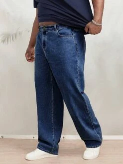 Manfinity Hypemode Men Plus Slant Pocket Straight Leg Jeans -Man Plus Fashion 1688451473eb43b2f3c392f7522ee9b26d42e255e7 thumbnail 405x552