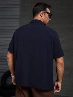 SHEIN Manfinity Homme Men Plus Solid Pocket Patched Shirt
