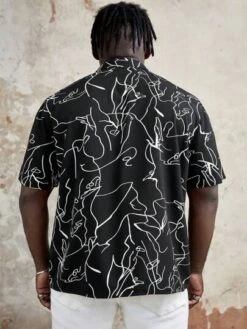 SHEIN Manfinity Homme Men Plus Abstract Figure Graphic Shirt