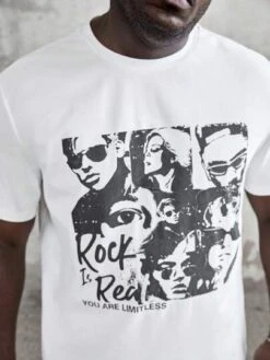 SHEIN Manfinity EMRG Men Plus Figure & Slogan Graphic Tee -Man Plus Fashion 1691662259ca3bff5eaca06d54af46abf4b5de3fd1 thumbnail 405x552