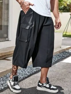 Manfinity EMRG Men Plus Flap Pocket Side Wide Leg Pants -Man Plus Fashion 169188488111a02262340adaa524ae3cd7f0ad0201 thumbnail 405x552